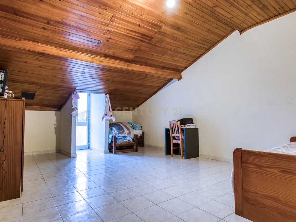 Moradia com elevado potencial de rentabilização em Camarões – Almargem do Bispo - Image 4