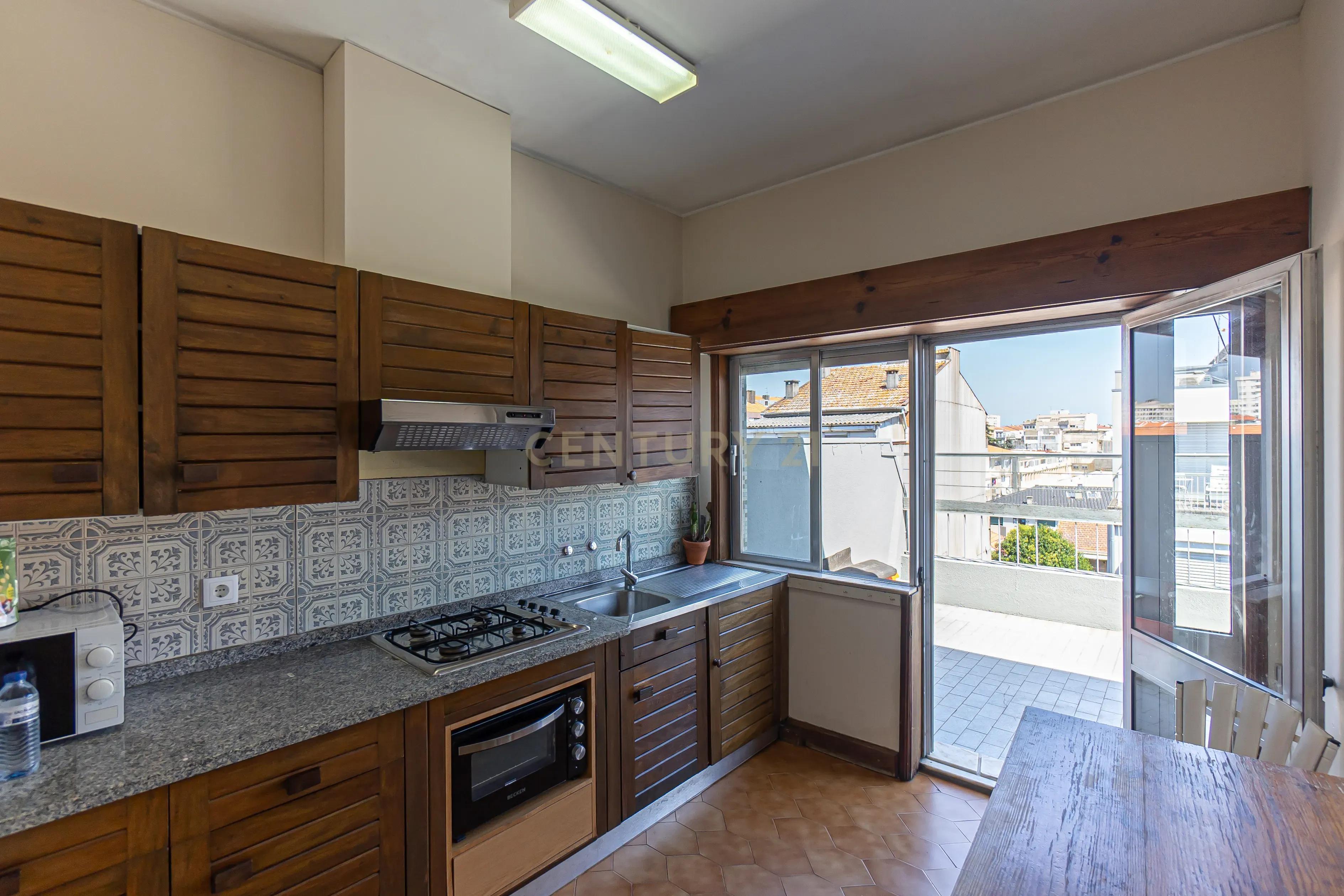 Fotografia 5 de Apartamento T2+1 com Terraço na Prestigiada Rua da Alegria