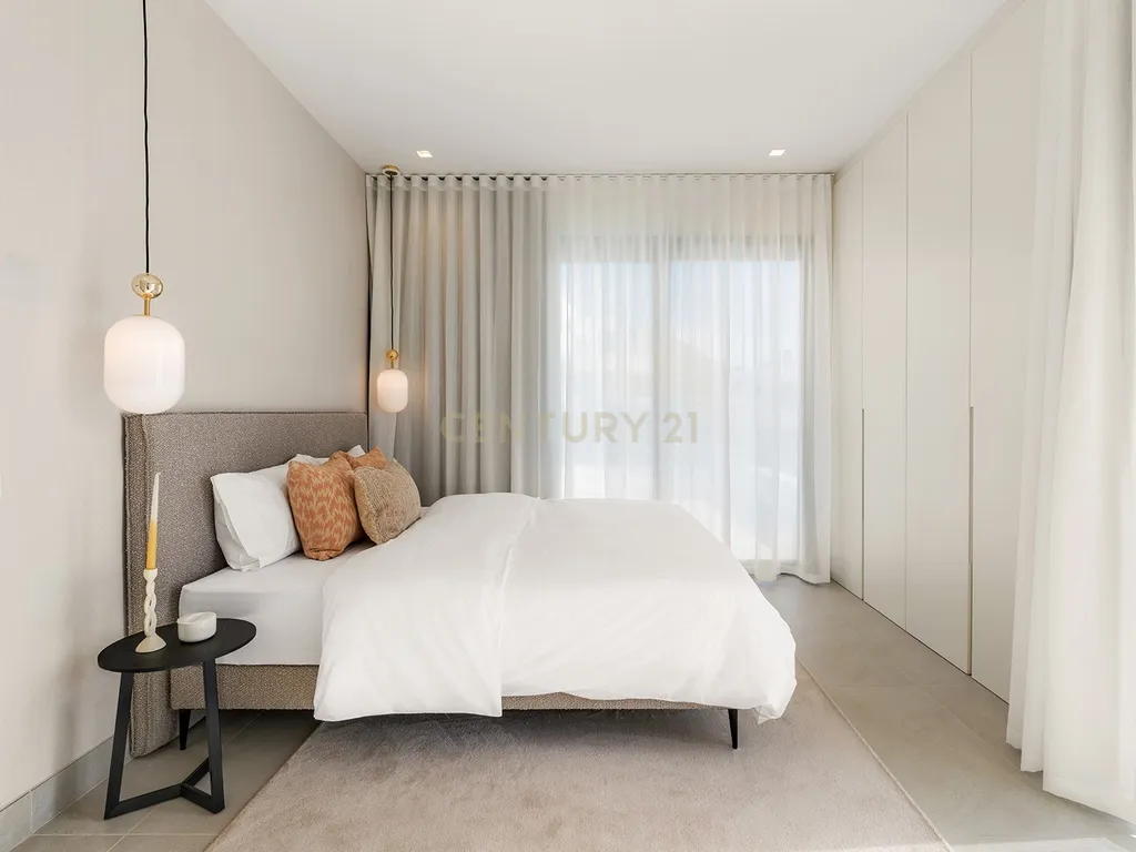 Luxuosa Moradia com Vista Mar em Estepona, Málaga - Image 14