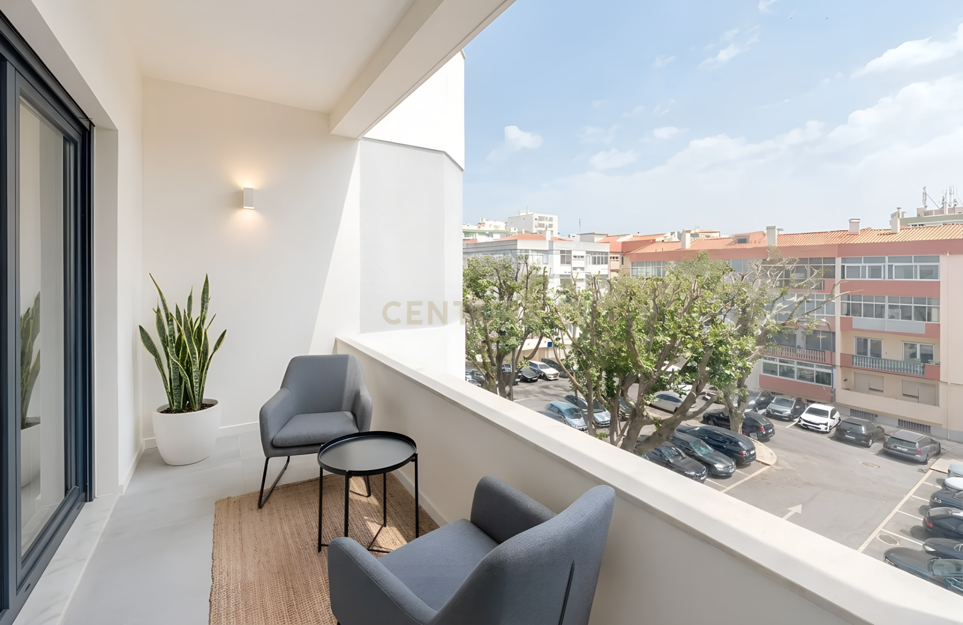Fotografia 3 de Apartamento T2 em Oeiras com Varanda e Boa Exposição Solar