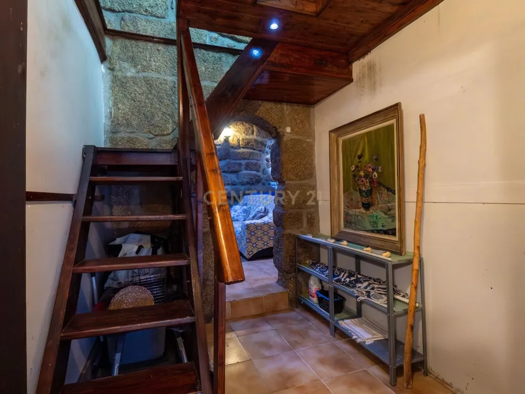 Casa Renovada T3 em Ervedal e Vila Franca da Beira - Image 28