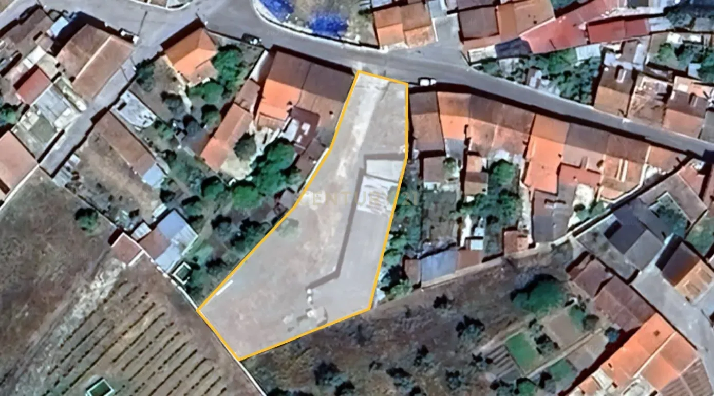 Terreno Urbano com Vista para Serra em Abrantes - Image 2