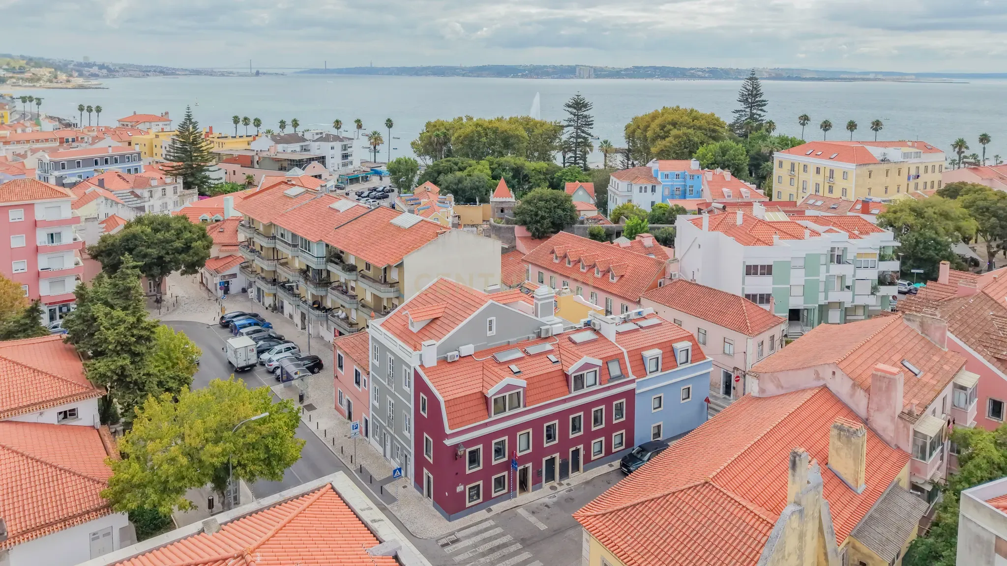Fotografia 2 de Loja para Venda em Paço de Arcos – Excelente Localização