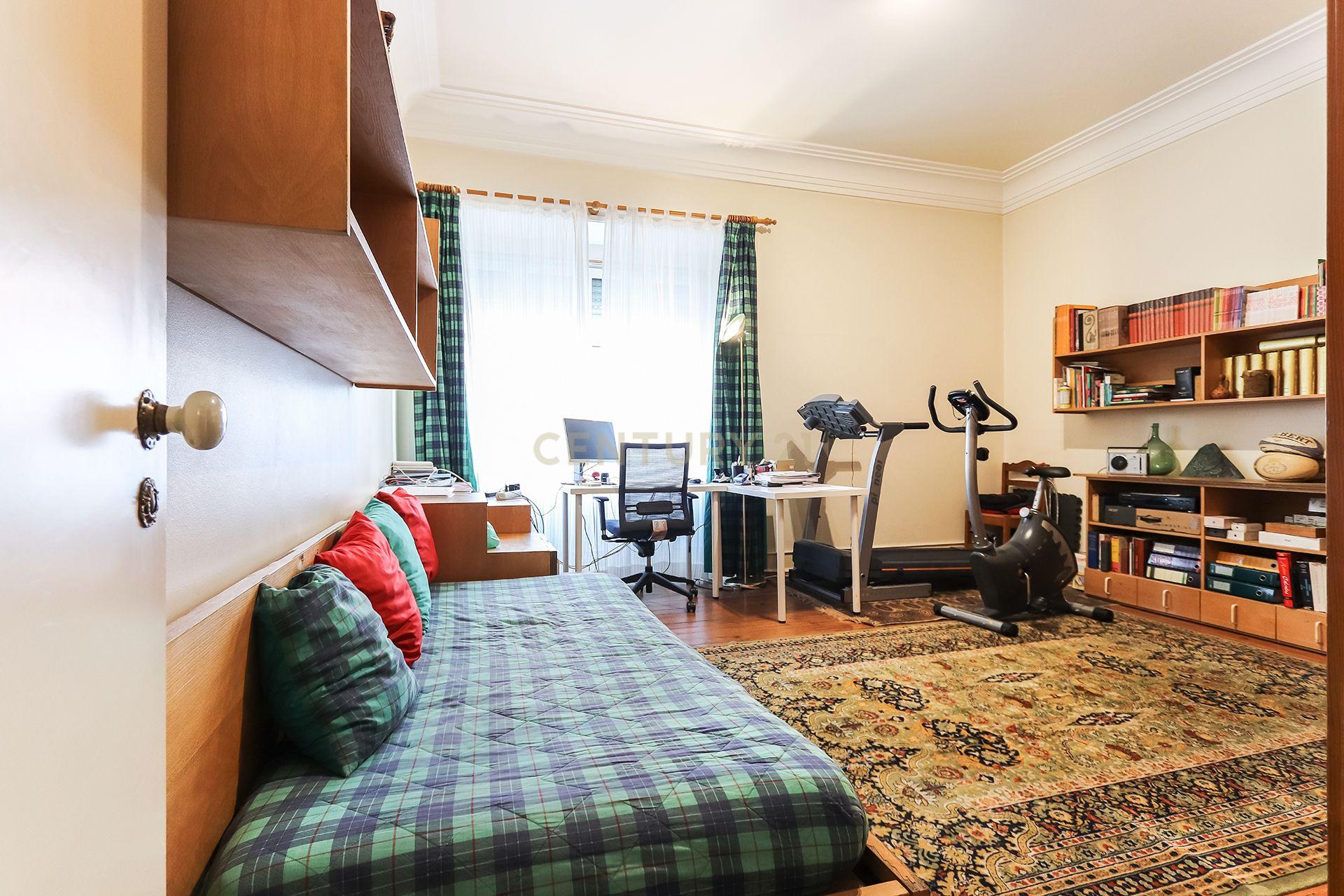 Apartamento T6 de charme no Areeiro - Image 30