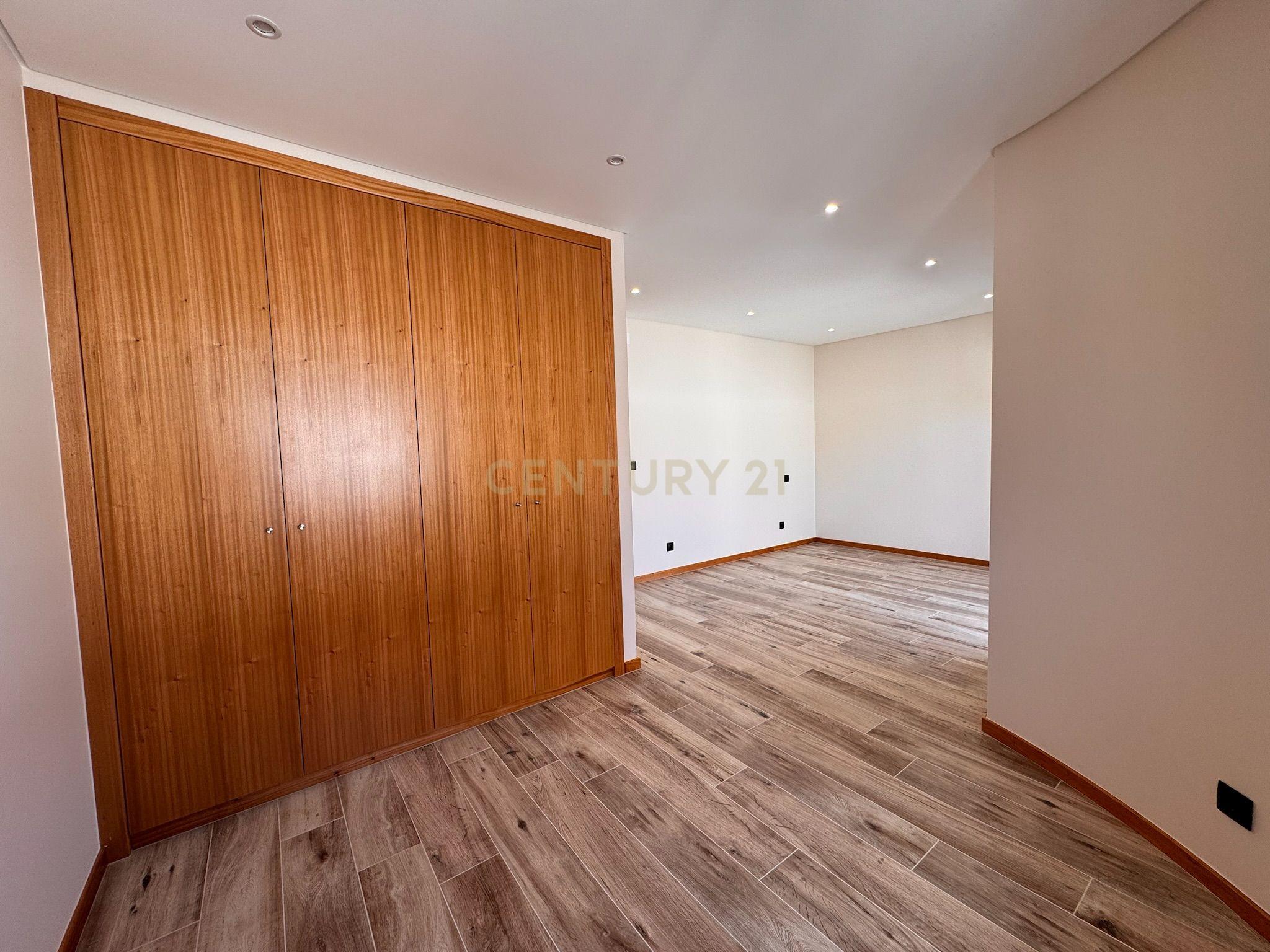 Moradia T2+1 Nova com garagem - Image 15