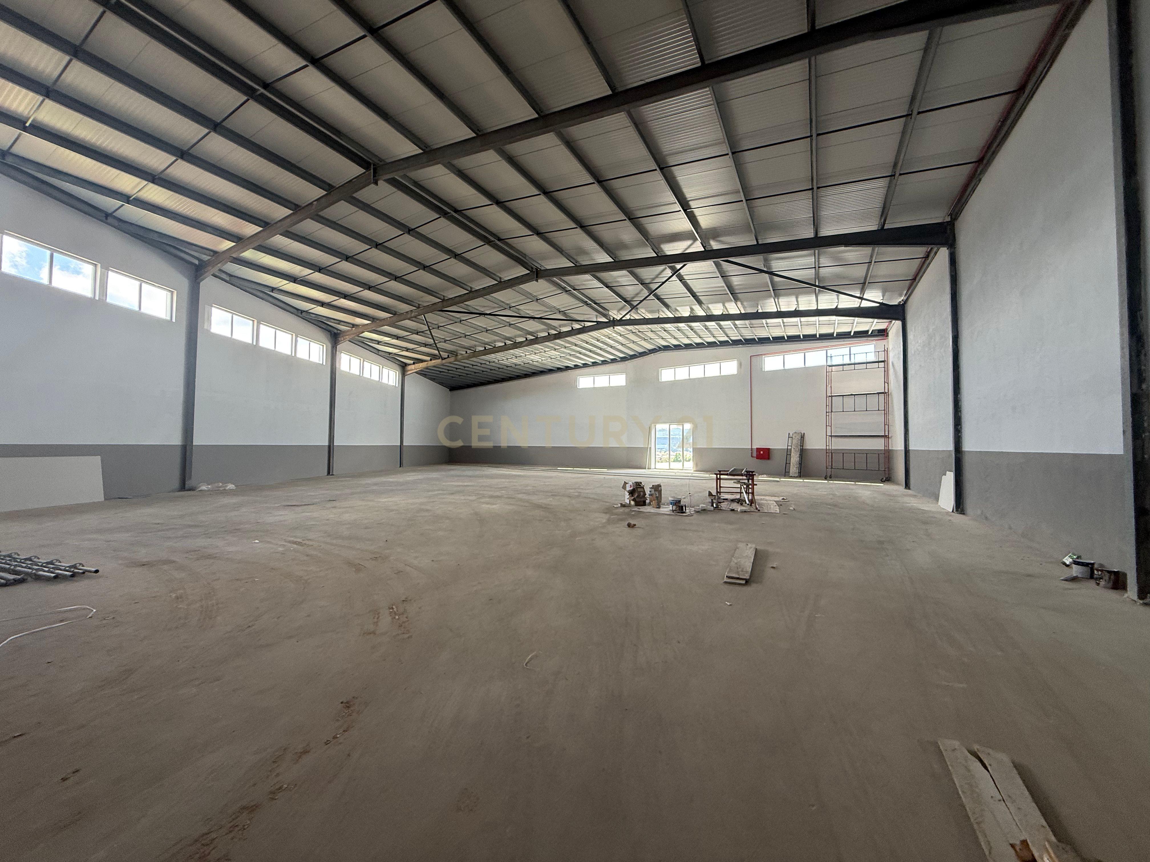 Fotografia 8 de ARMAZÉM INDUSTRIAL | SANTO TIRSO | INVESTIMENTO / LOGÍSTICA / COMÉRCIO E INDÚSTRIA