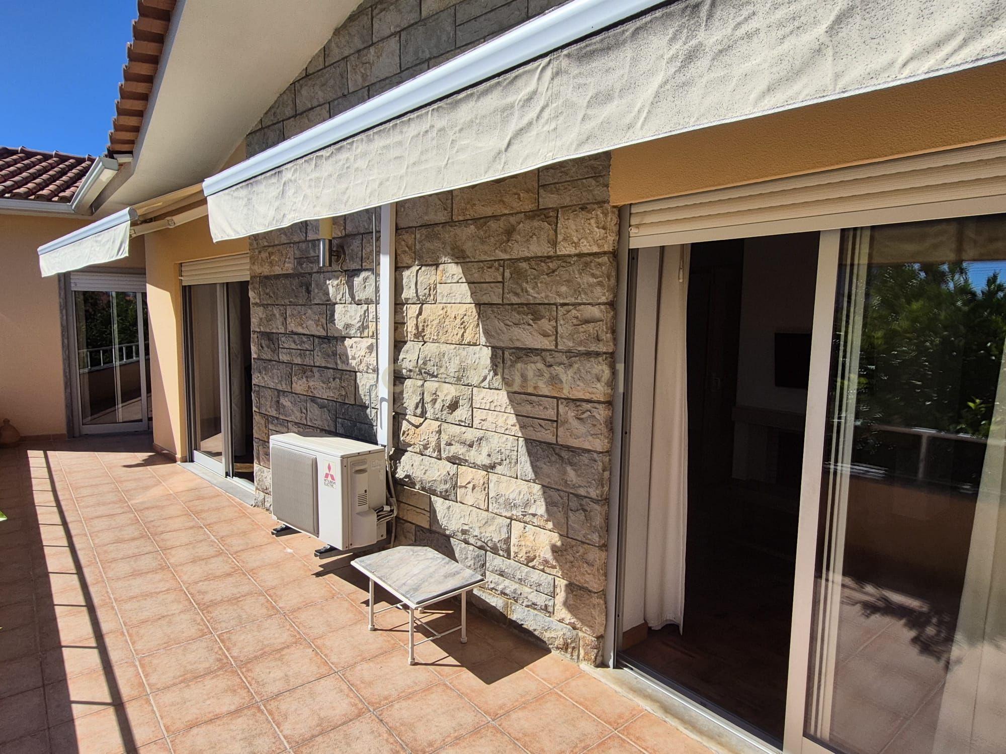 Fotografia 11 de Moradia T3 Mobilada com Jardim e Garagem no Livramento, Estoril