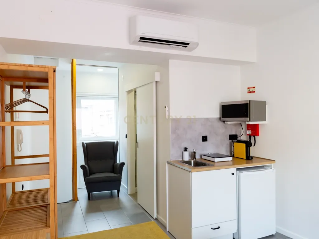 Prédio com Licença de Estabelecimento de Hospedagem - Campolide - Lisboa - Image 19