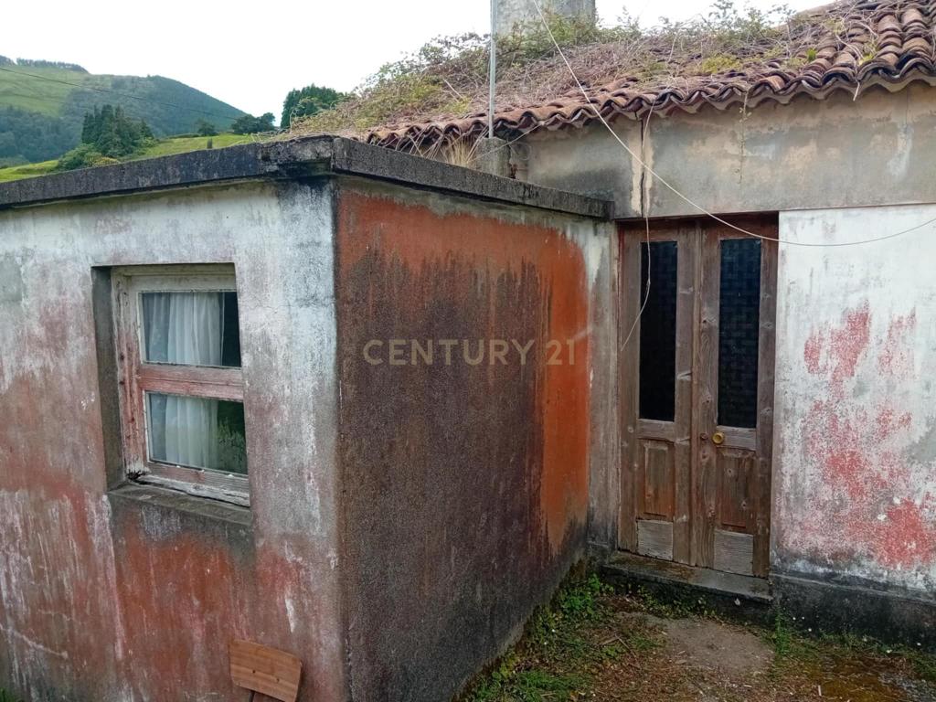 Imóvel Único para Recuperação na Água Retorta - Image 8