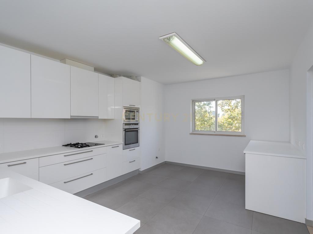Exclusividade e qualidade de vida no coração de Cascais - Image 11