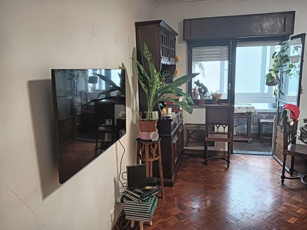 Apartamento T2 à Rendar - Vista Mar na Parede - Image 9