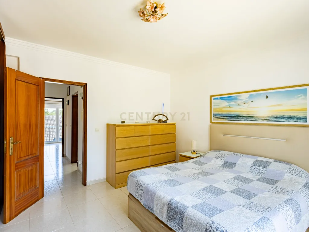 Moradia T2 Geminada com Aproveitamento de Sótão na Quinta do Conde - Image 27