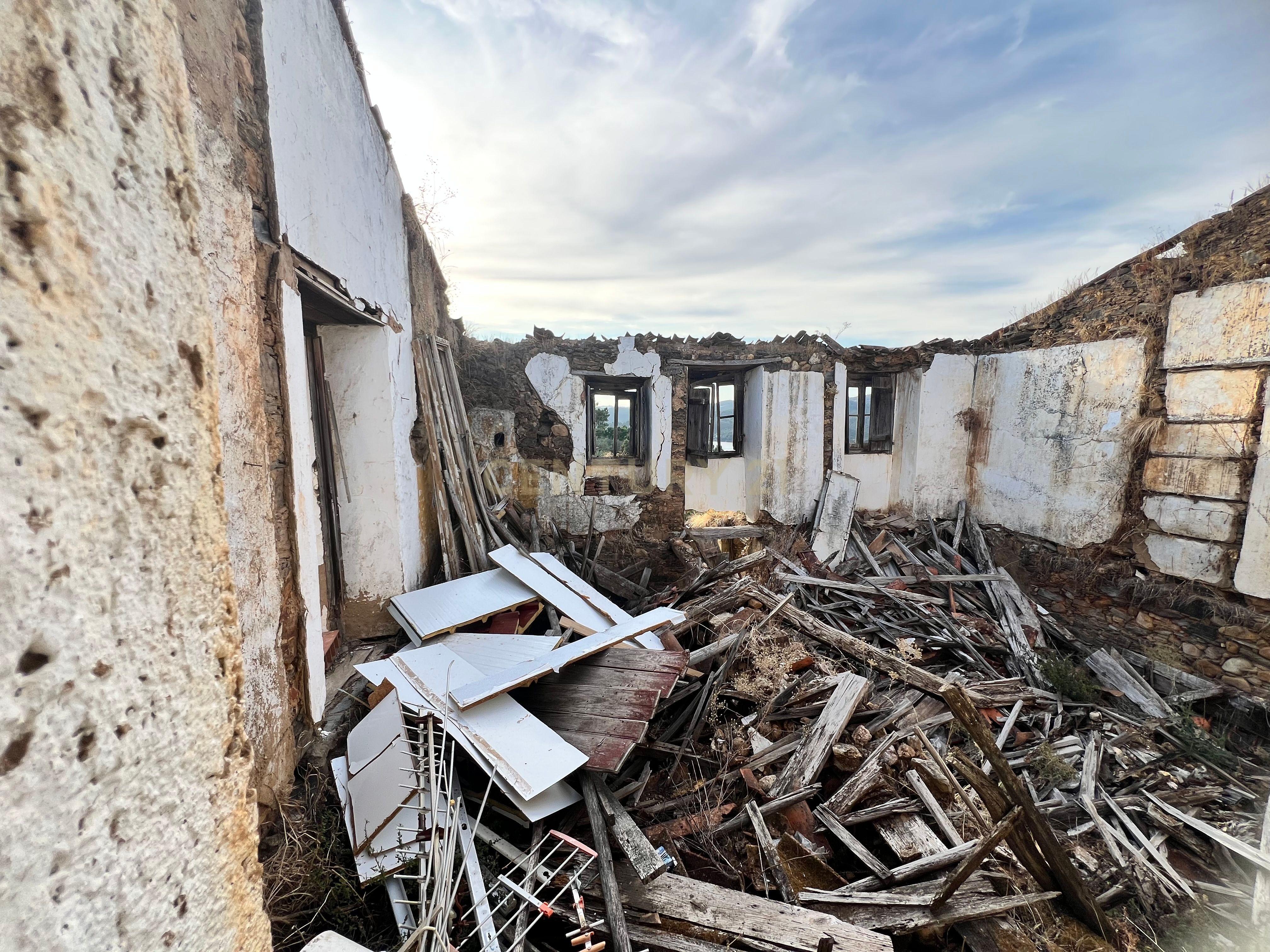 Fotografia 10 de PIP aprovado Moradia T4 e piscina  -Vista rio Zêzere - Cabeça Gorda Abrantes