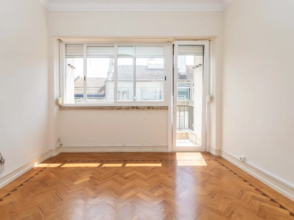 Apartamento T2 em Avenidas Novas, Lisboa - Image 14