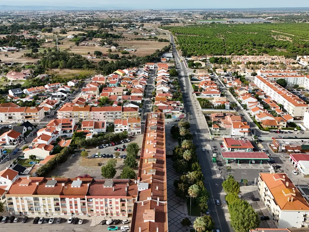 Apartamento T2 com Duas Varandas, no Centro do Pinhal Novo - Image 26