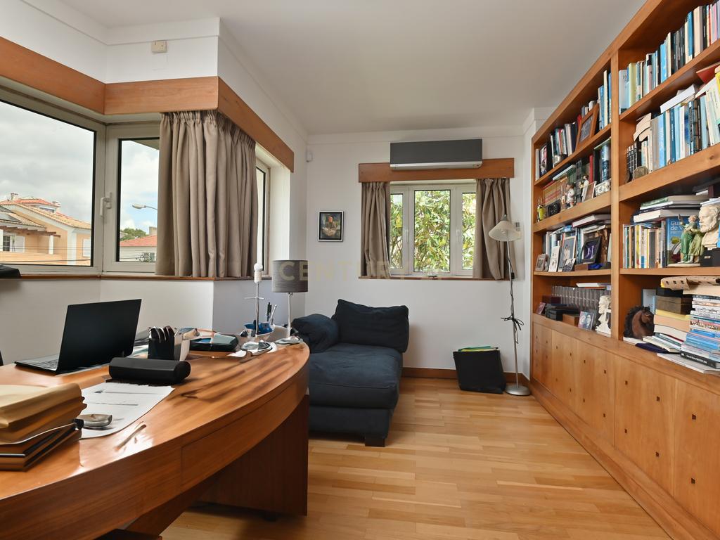 Luxuosa Moradia Isolada na Serra de Carnaxide com Piscina  - Image 34