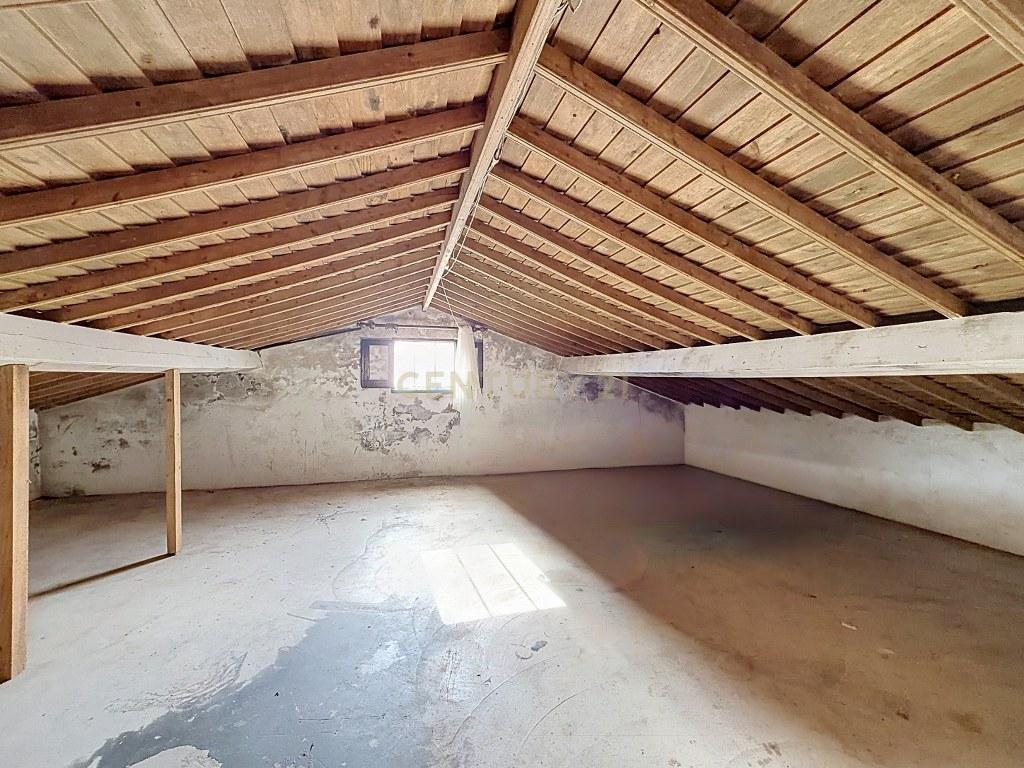 Moradia T3+1 térrea com garagem, jardim e amplo terreno — Aflitos, Fenais da Luz - Image 44