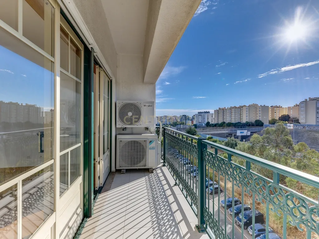 Apartamento T3+Box em Telheiras – Rua Fernando Lopes Graça - Lisboa - Image 30