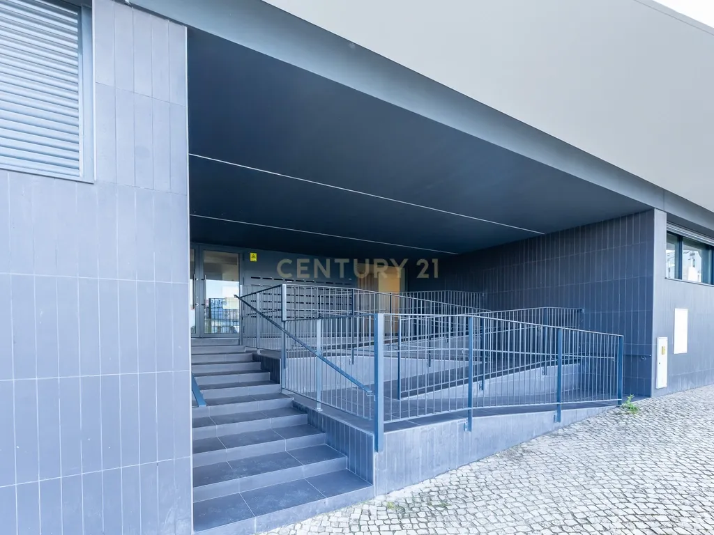 Apartamento T2 no VALRIO II junto ao Parque das Nações - Image 26
