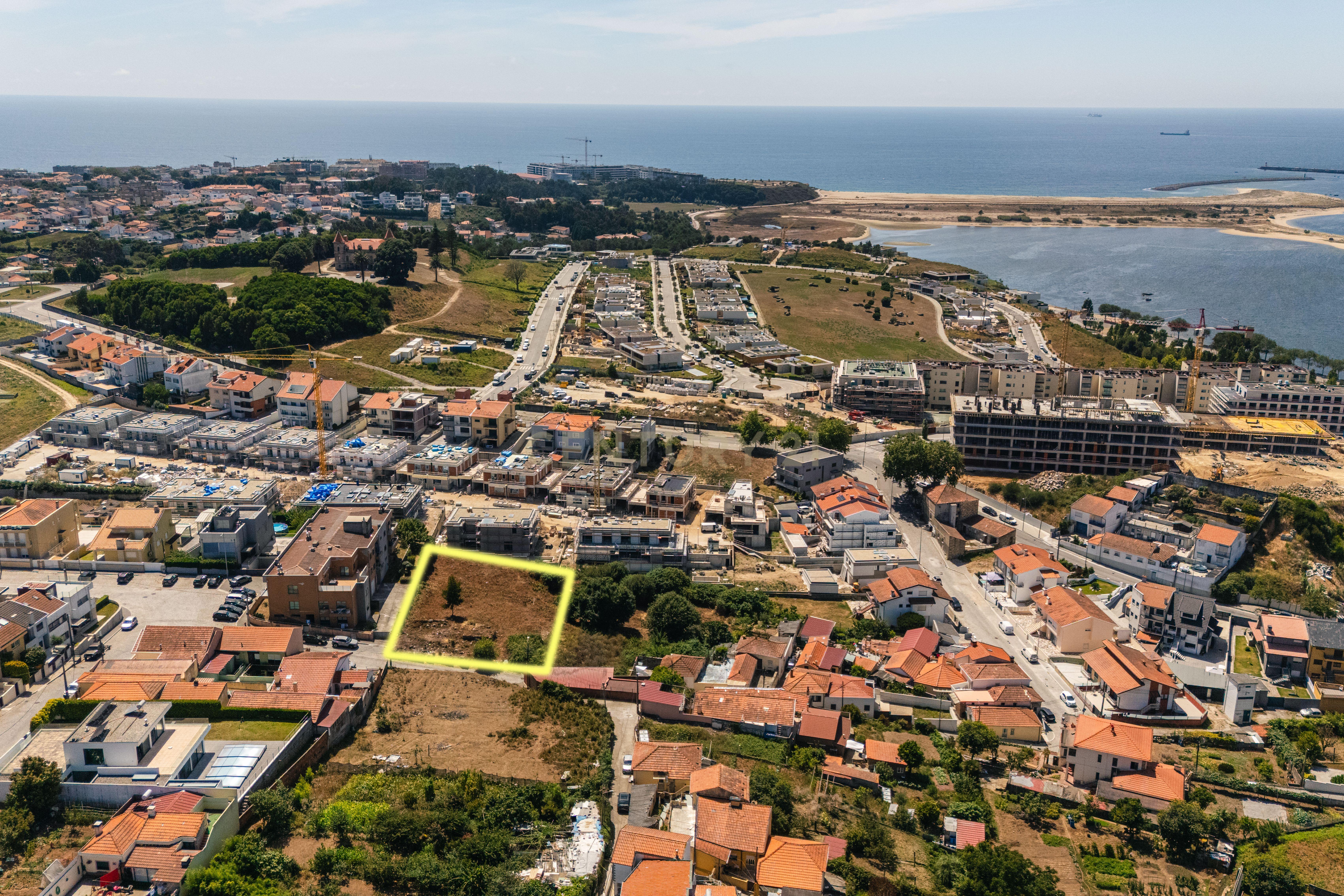 Fotografia 5 de Terreno com Projeto Aprovado em Canidelo, Vila Nova de Gaia