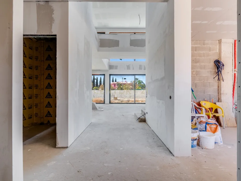 Moradia T5 contemporânea em construção avançada com piscina | Álamos, Guia – Albufeira - Image 6