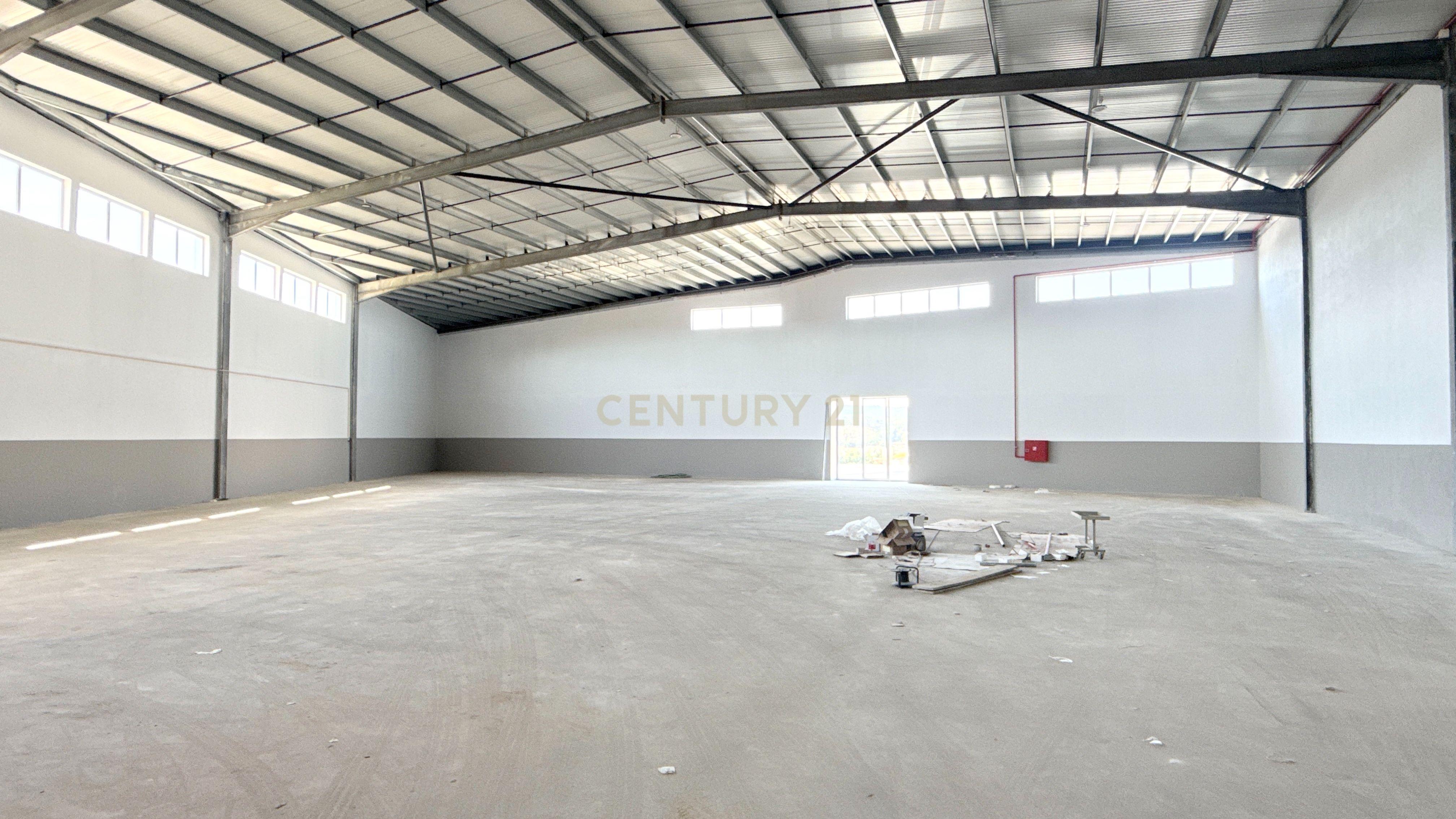 Fotografia 10 de ARMAZÉM INDUSTRIAL | SANTO TIRSO | INVESTIMENTO / LOGÍSTICA / COMÉRCIO E INDÚSTRIA