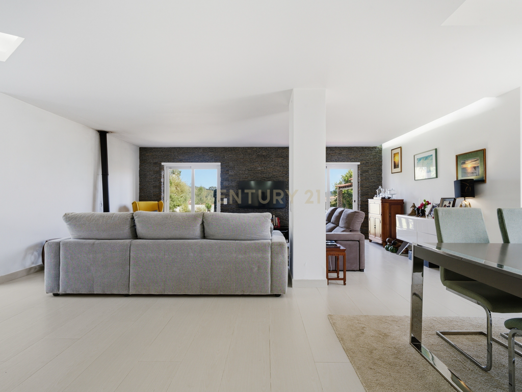 Moradia Isolada com Piscina em Lote de 908 m² | Sala Ampla | Jardim e Vista Desafogada -Mafra - Image 22