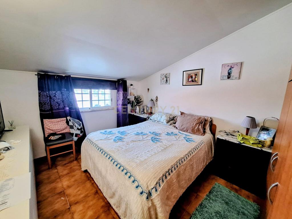 3 Moradias com terreno de 1079m2(não inclui a área de implantação das moradias) - Image 8