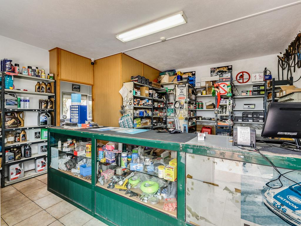 OPORTUNIDADE 360º – Moradia T3 + Posto de Combustível GALP + Terrenos (36 000 m²) - Image 92