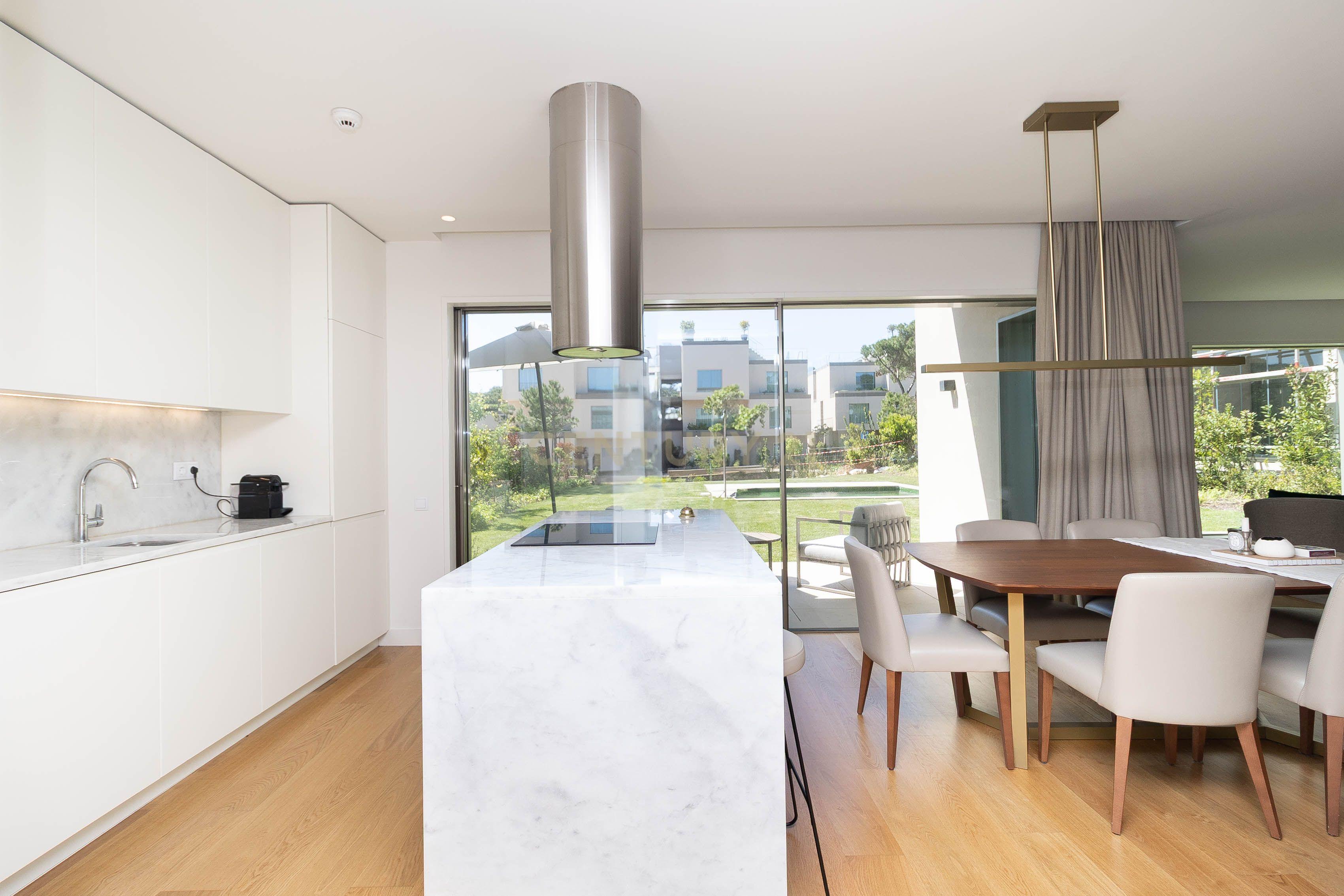 Apartamento T2  de Luxo - Quinta da Marinha – Cascais  - Image 1
