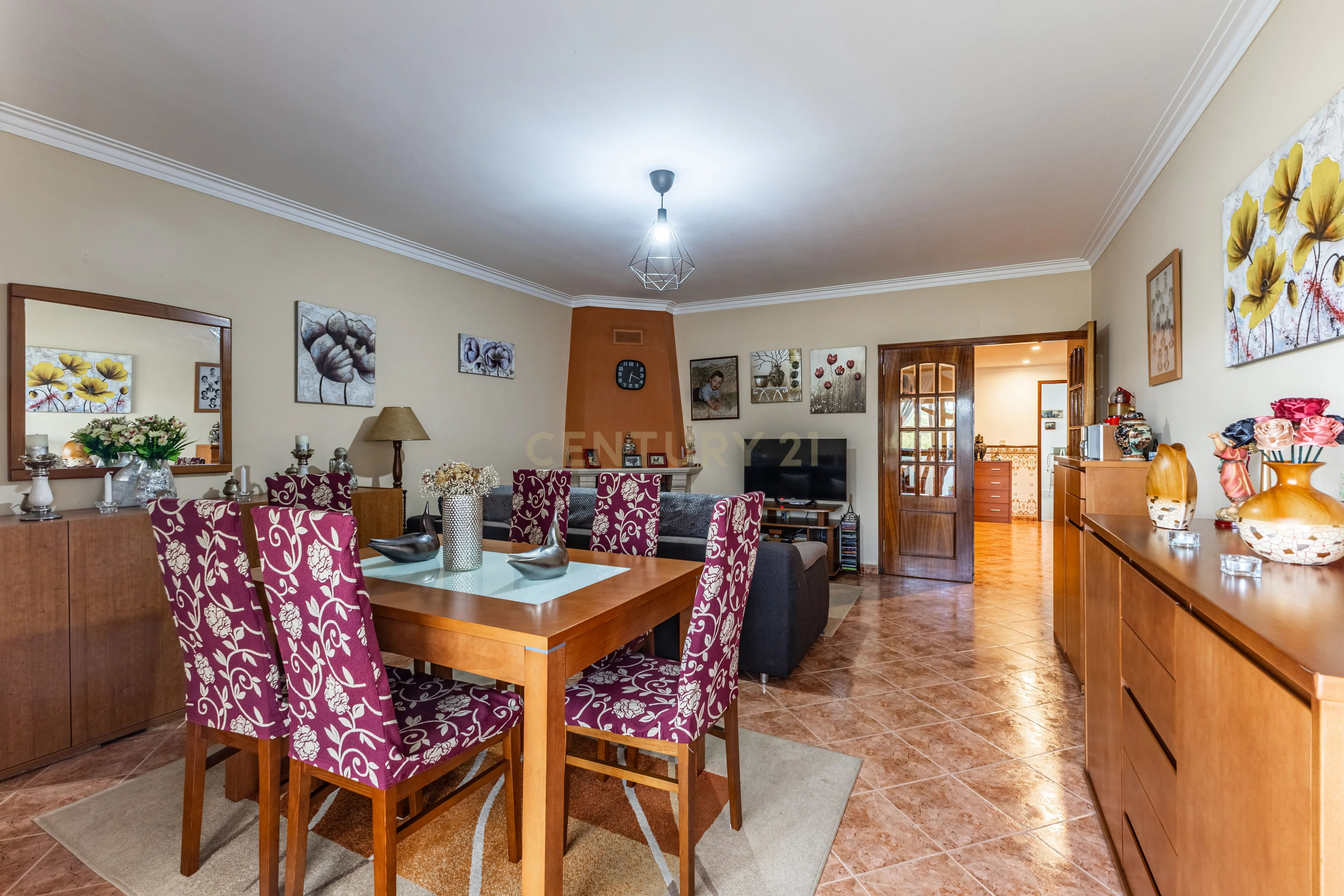 Fotografia 6 de T3 com suíte e garagem - Localização tranquila para viver em família