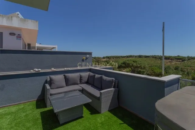 Luxuoso apartamento T3 duplex com Vista Panorâmica em Quinta de Santa Teresa, Charneca de caparica - Image 42