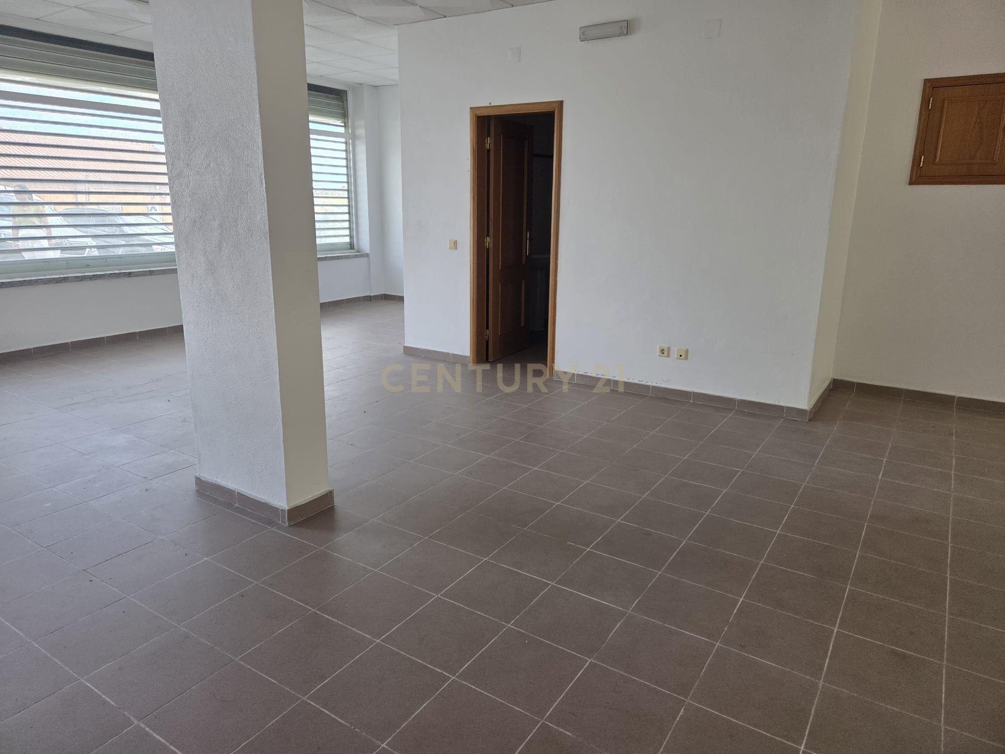 Fotografia 8 de Loja em Casais Marmeleira-Carregado