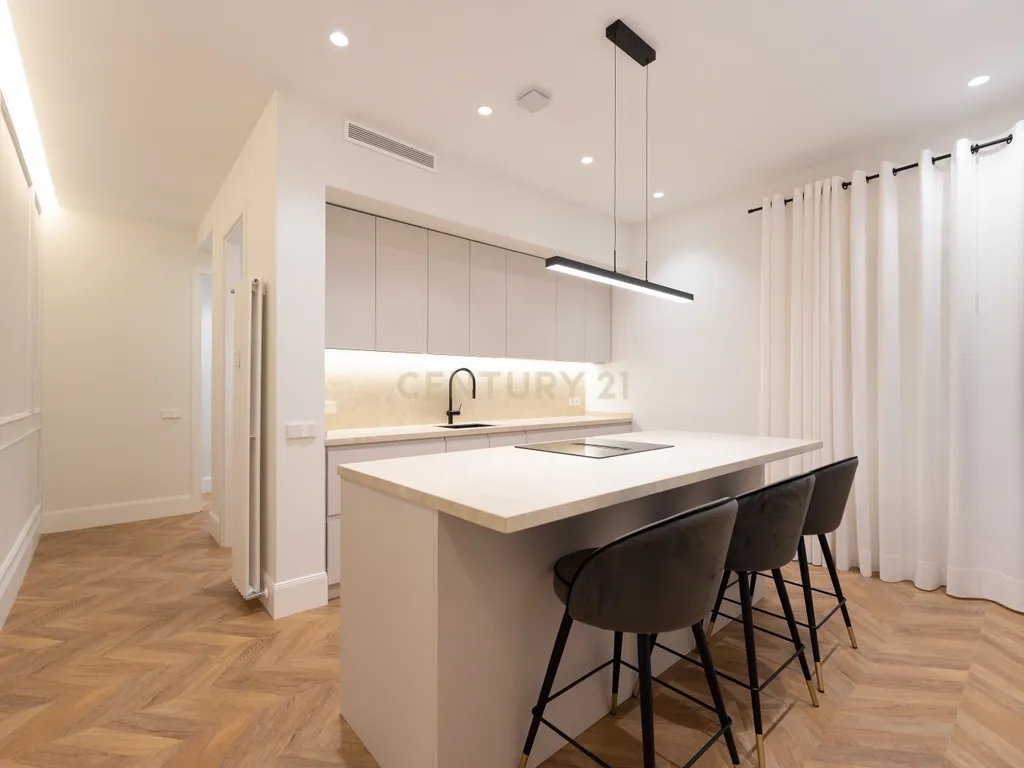 APARTAMENTO REMODELADO E MOBILIADO PERTO DA PLAZA MARQUES DE SALAMANCA - Image 6