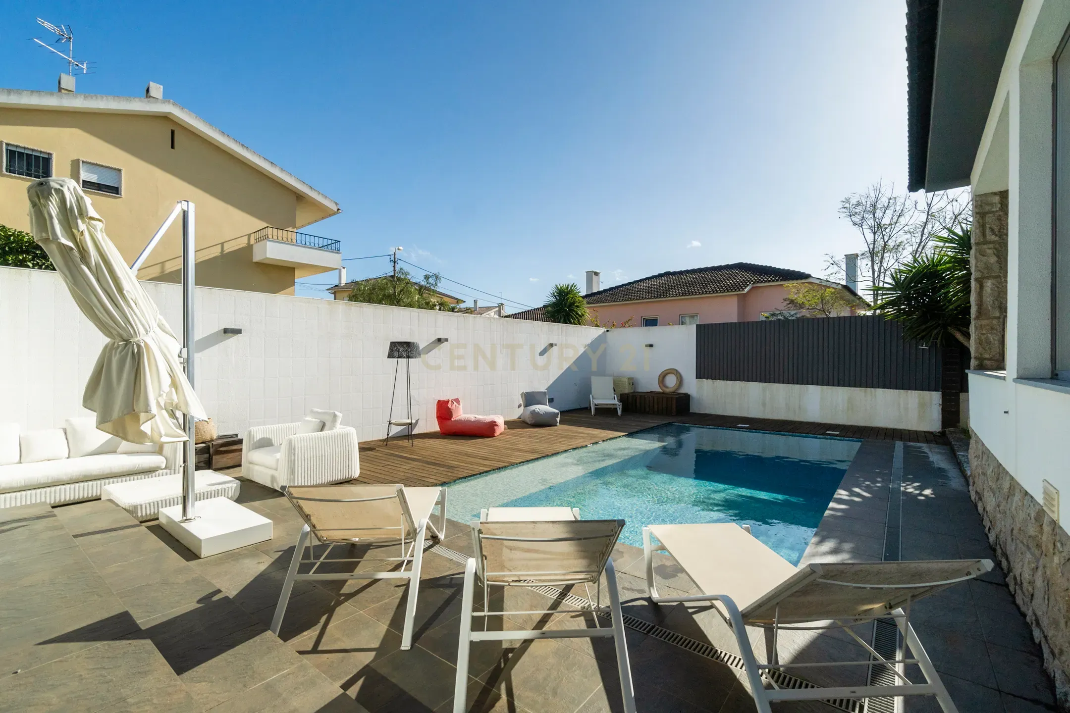 🏡 Luxo em Cada Detalhe: Moradia Exclusiva em Birre, Cascais - Image 48