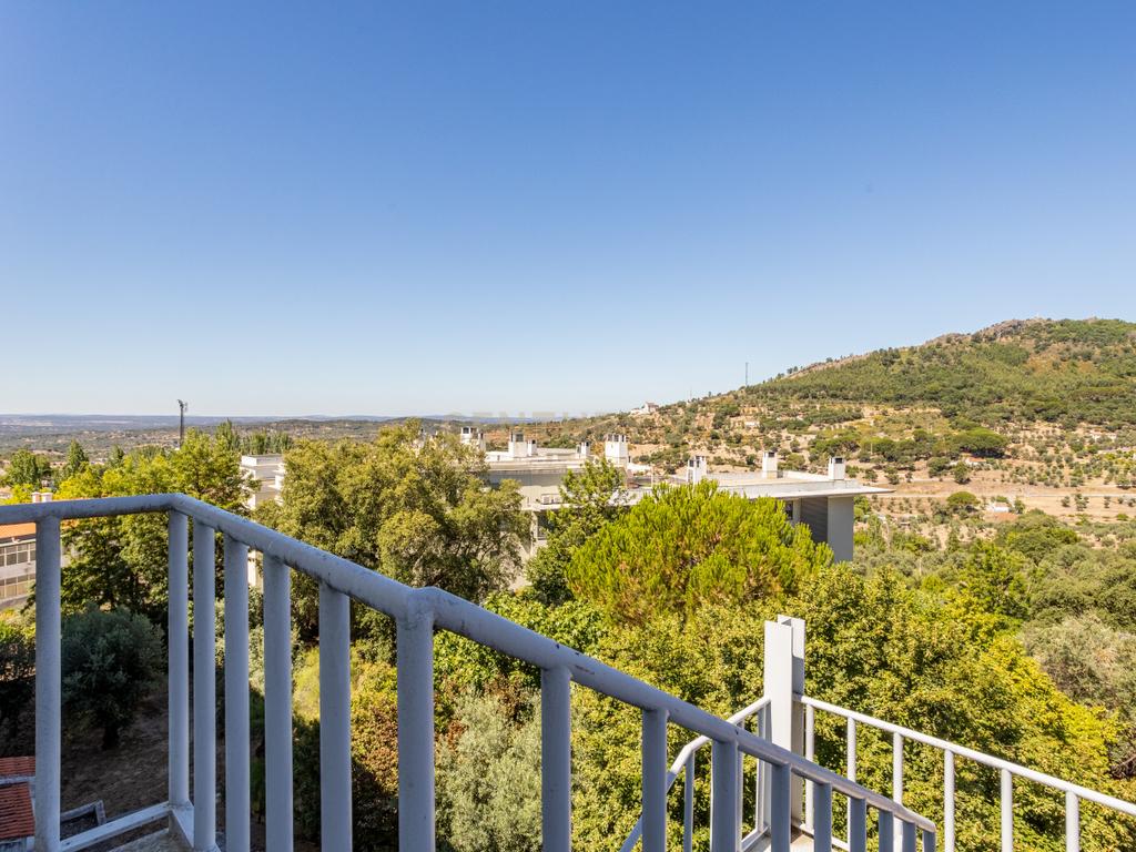 Prédio no Centro de Portalegre para investimento - Image 34