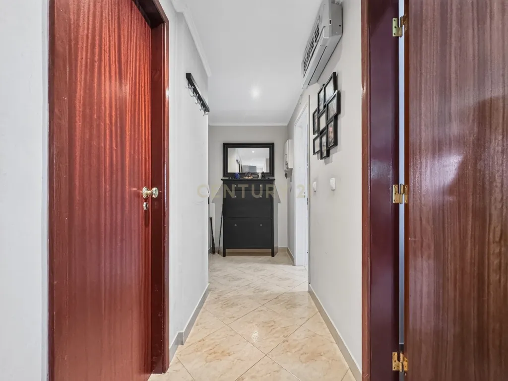 Apartamento T3 Duplex com Vista Desafogada no Monte da Caparica - Image 26