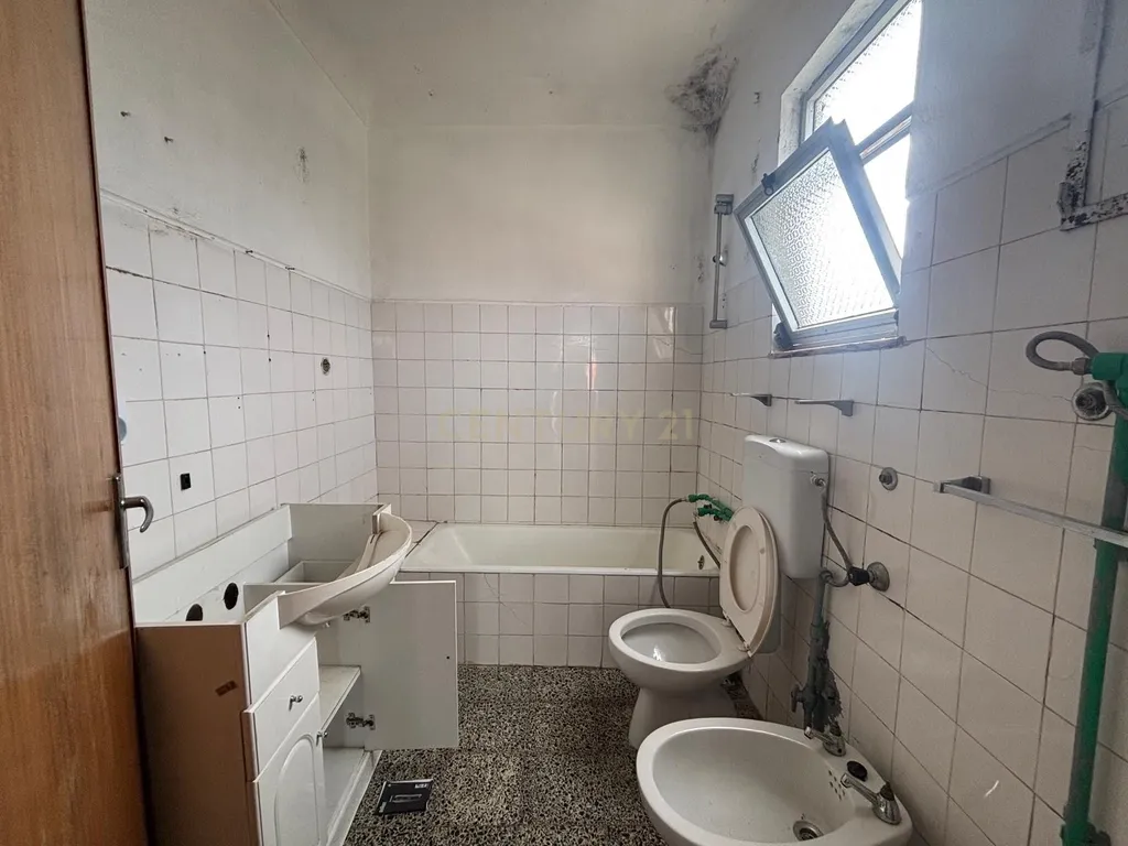 Moradia T4 em Murça – Oportunidade Única para Investimento ou Habitação Própria - Image 13