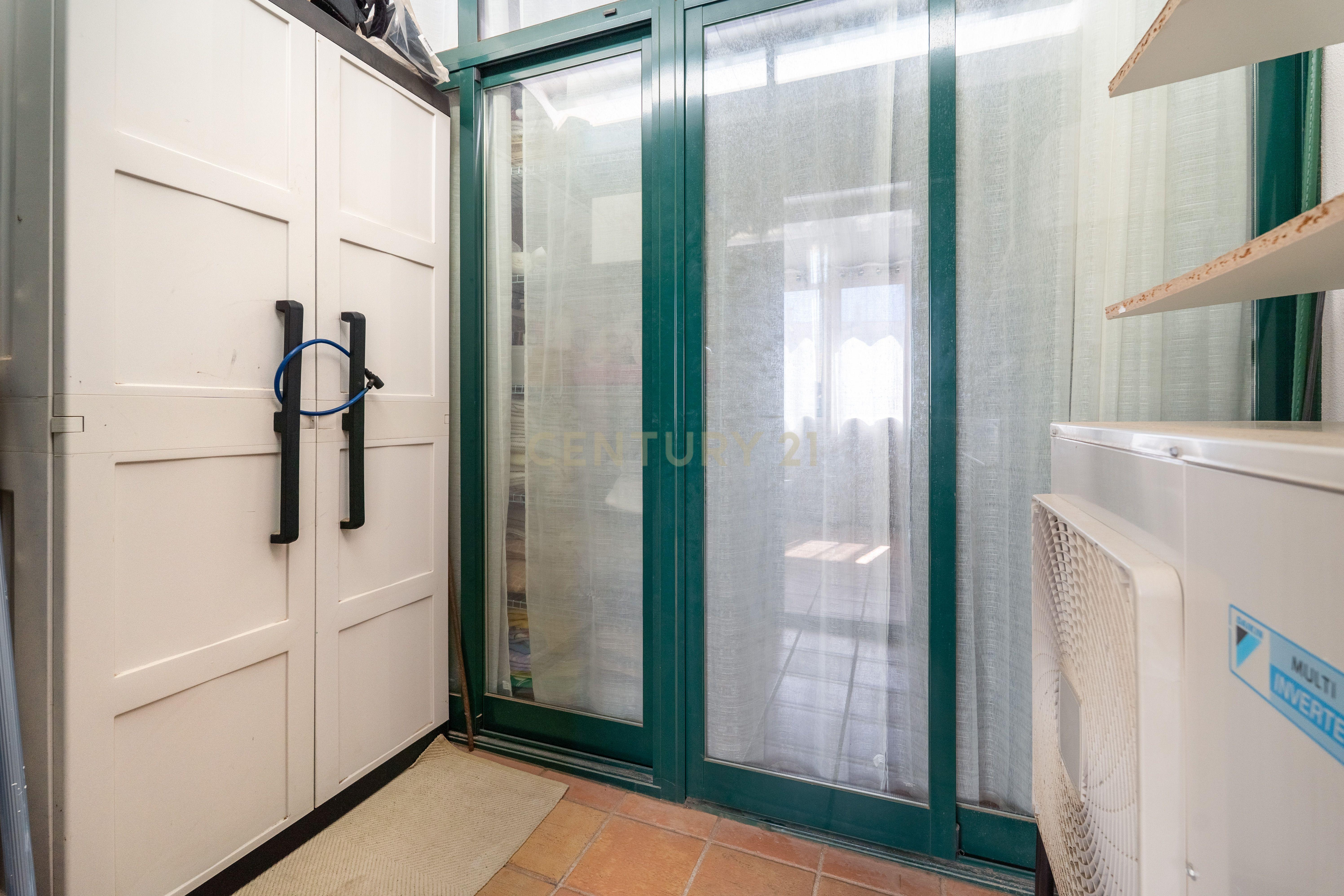 Moradia T3+3 com garagem privada e piscina comum em condomínio privado - Image 23