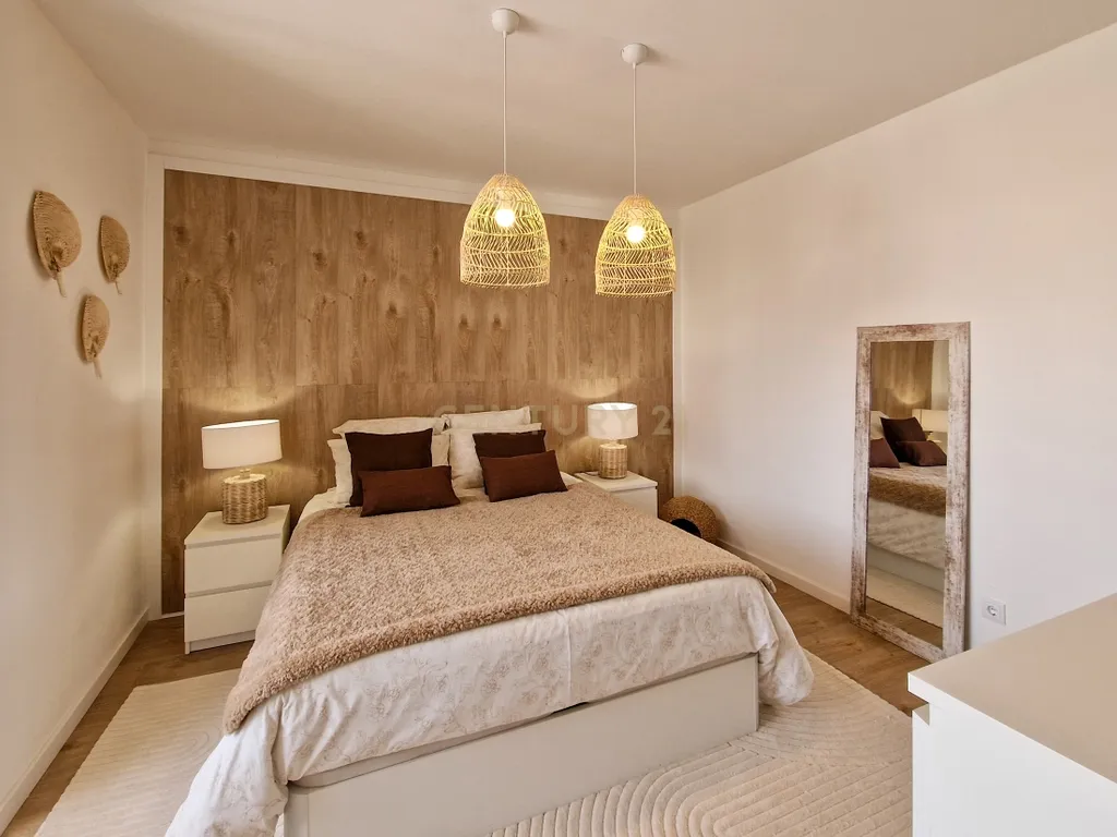 Excelente apartamento de 4 assoalhadas RENOVADO recentemente, com amplitude de todas as suas divisões - 113m2. - Image 21