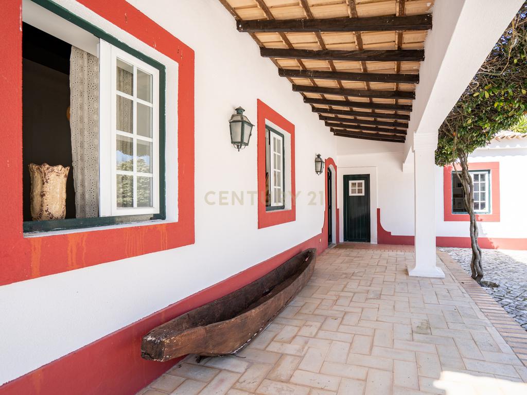 Quinta Exclusiva em Azeitão com 2,8 Hectares, Piscina e Anexo - Image 11