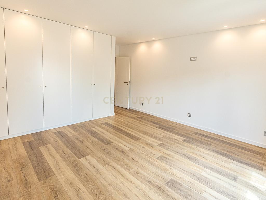 Moradia T6 de Luxo - 924 m² - Piscina - São Pedro da Cadeira - Nova - Image 44