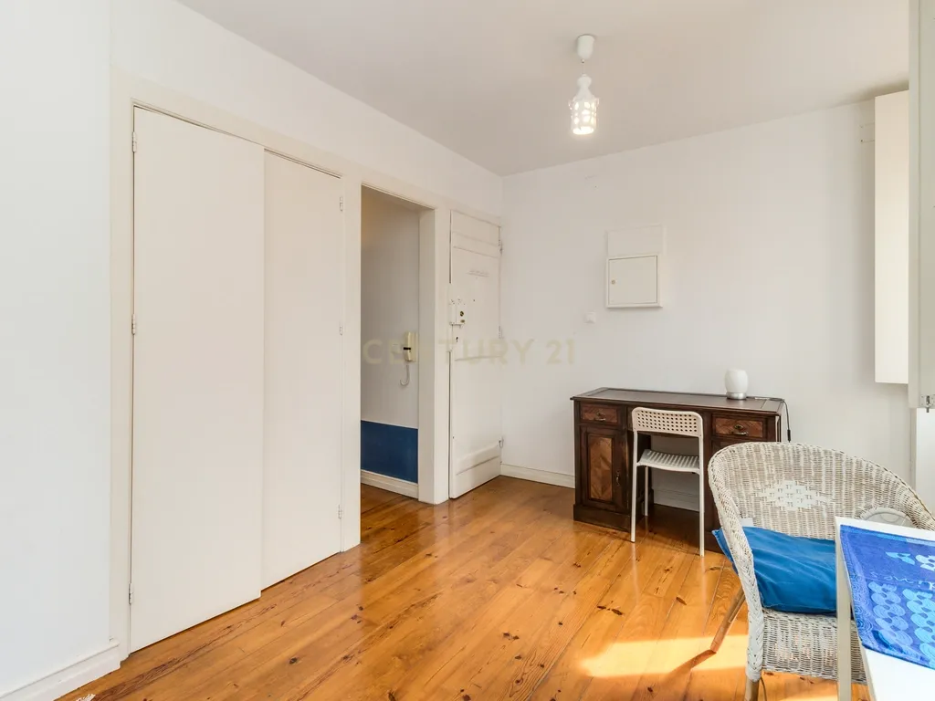 Apartamento T1 em Alfama para arrendamento - Image 8