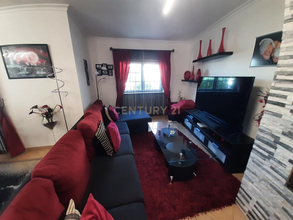 Moradia  T3 na  Lourinhã com Piscina  Garagem e Churrasqueira - Image 34