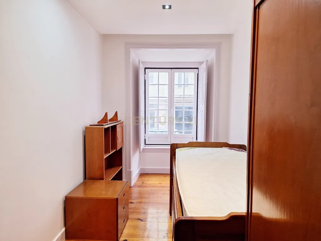 Apartamento T3 para Arrendamento em Campolide - Image 11