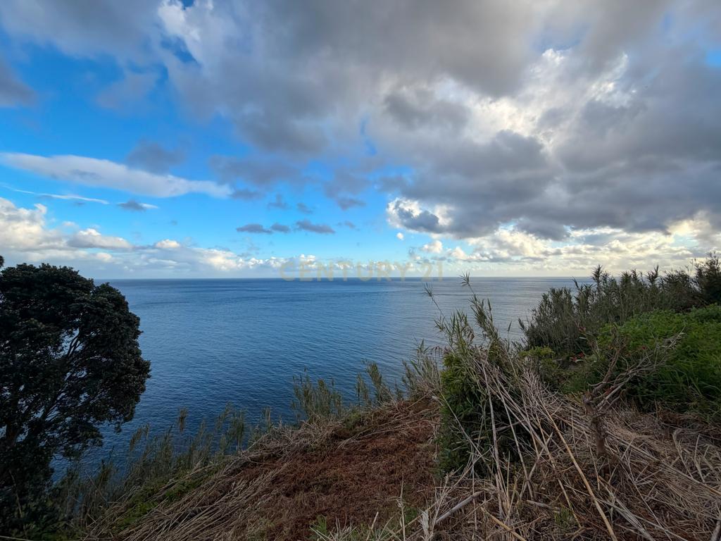 Oportunidade Única | Moradia com Vista Mar e Projeto Aprovado em Ponta Garça, Vila Franca do Campo - Image 18