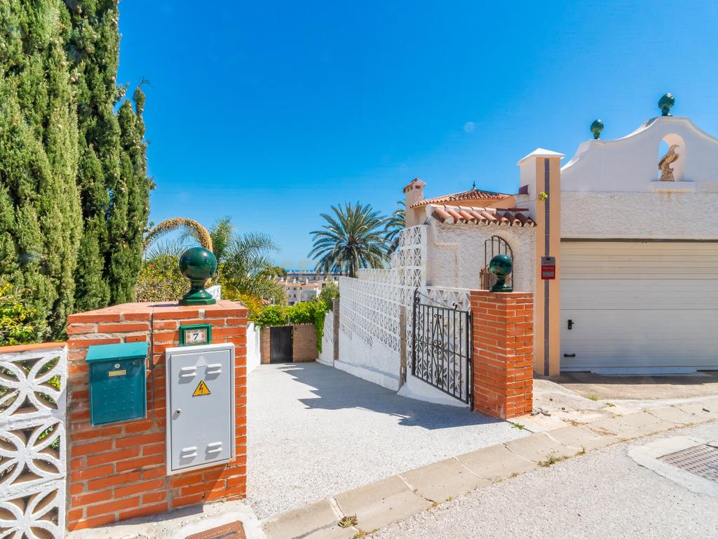 Moradia renovada com vista para o mar e perto da praia – Torreblanca, Fuengirola - Image 84
