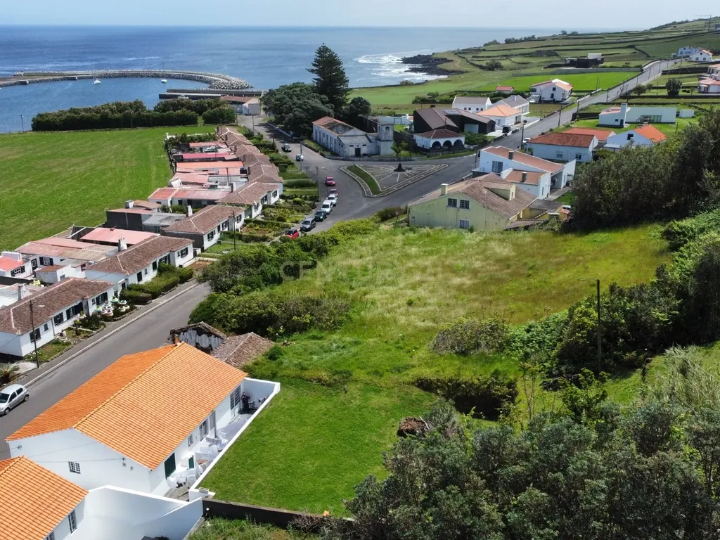 Terreno para Construção com 4.356 m² – Vista Mar e Excelente Localização - Image 3