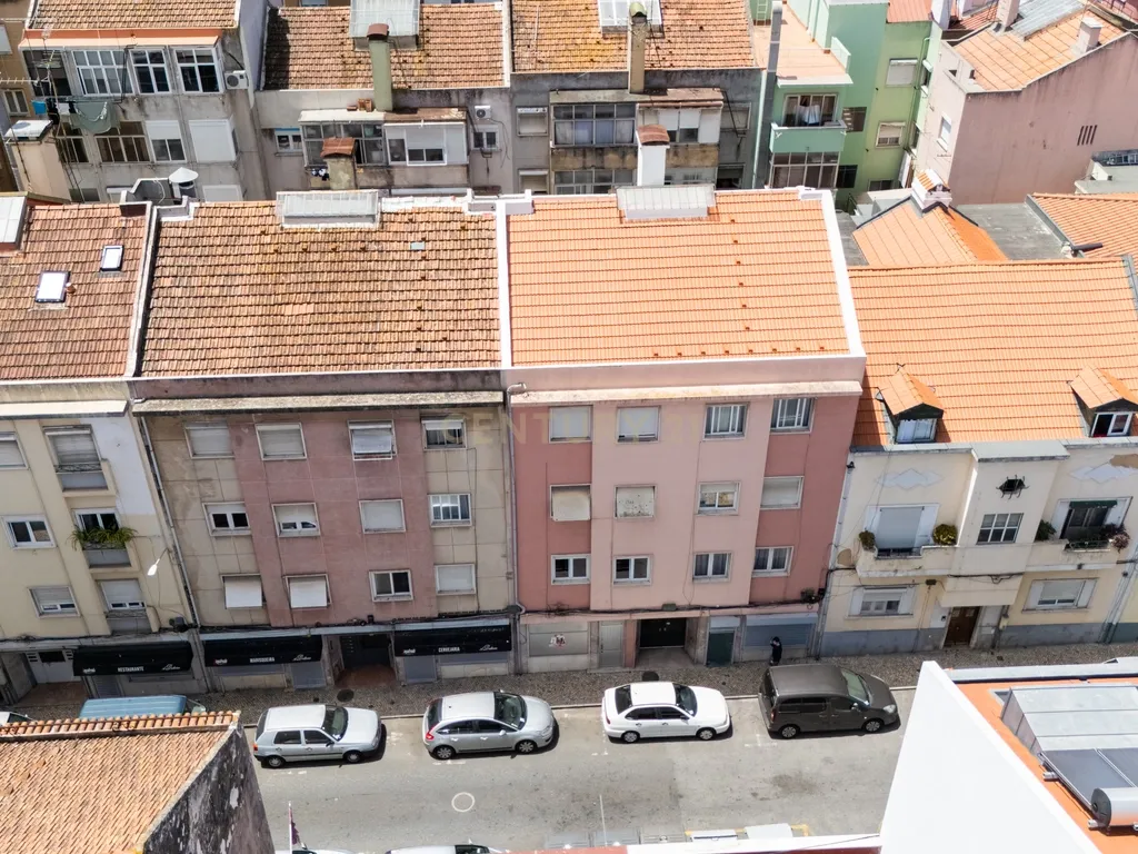 Apartamento Remodelado em Moscavide, Loures - 2 Quartos com Terraço - Image 25