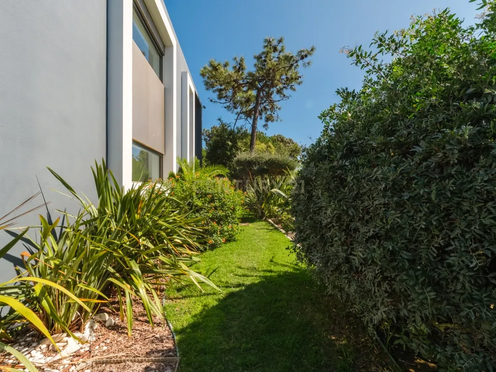 Moradia de luxo contemporânea com 6 suítes na Quinta da Marinha, Cascais - Image 39